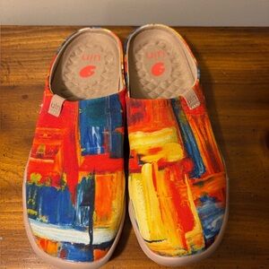 UIN Women's Colorful Abstract Slip-On shoes
